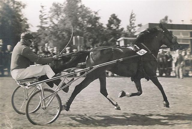 1944